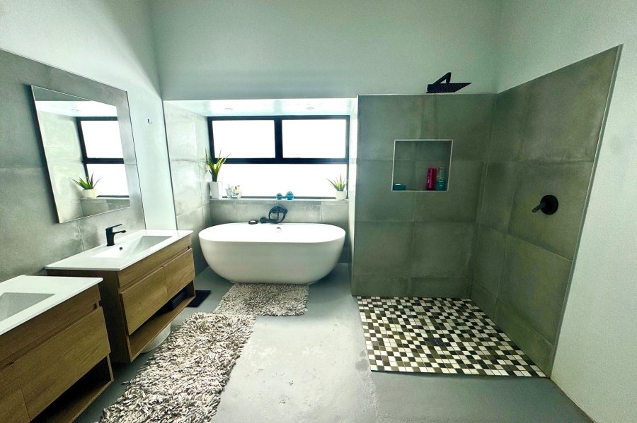 4 Bedroom Property for Sale in Olifantskop Western Cape